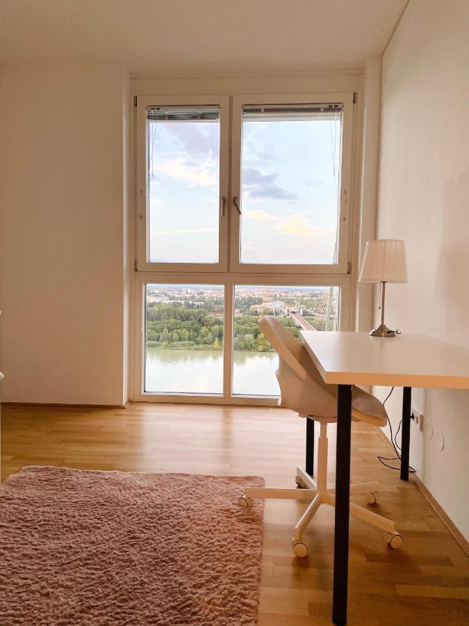 Luxury Waterfront Sky Residence Wien Eksteriør billede